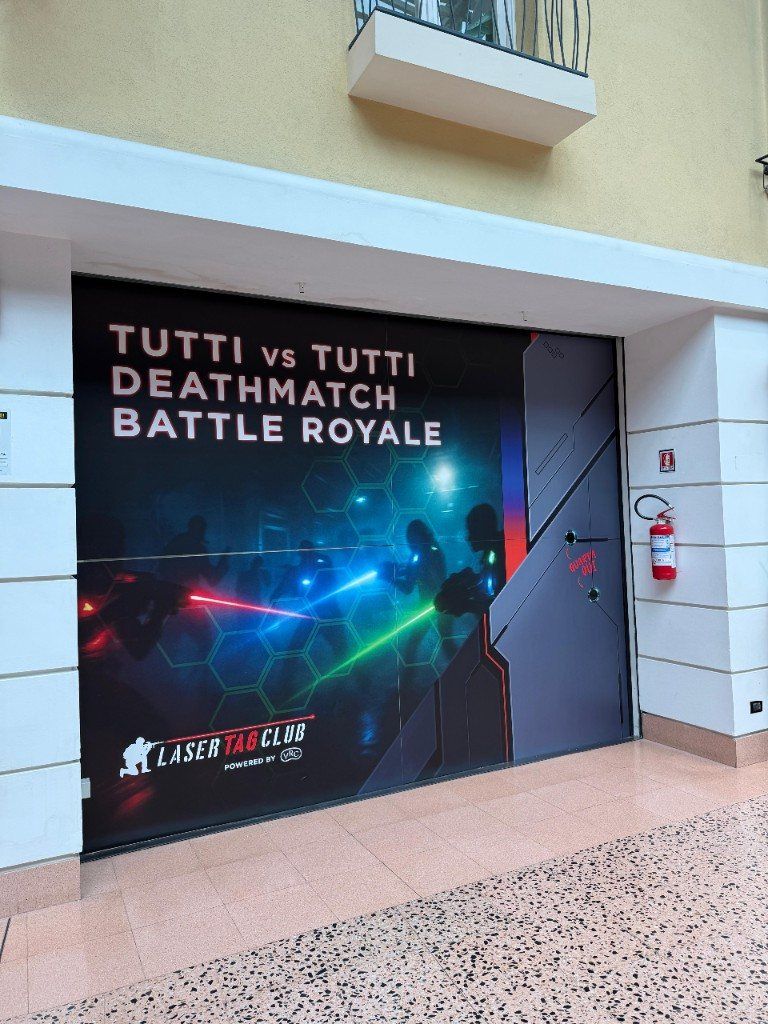 Vetrina Laser Tag Club powered by VRC a Montesilvano